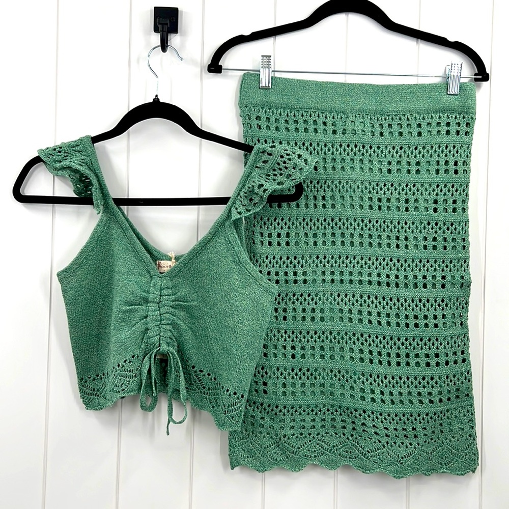 🆕Hem & Thread Crochet Knit Top & Skirt Set Scallop detail S,M & L Available - Picture 2 of 10